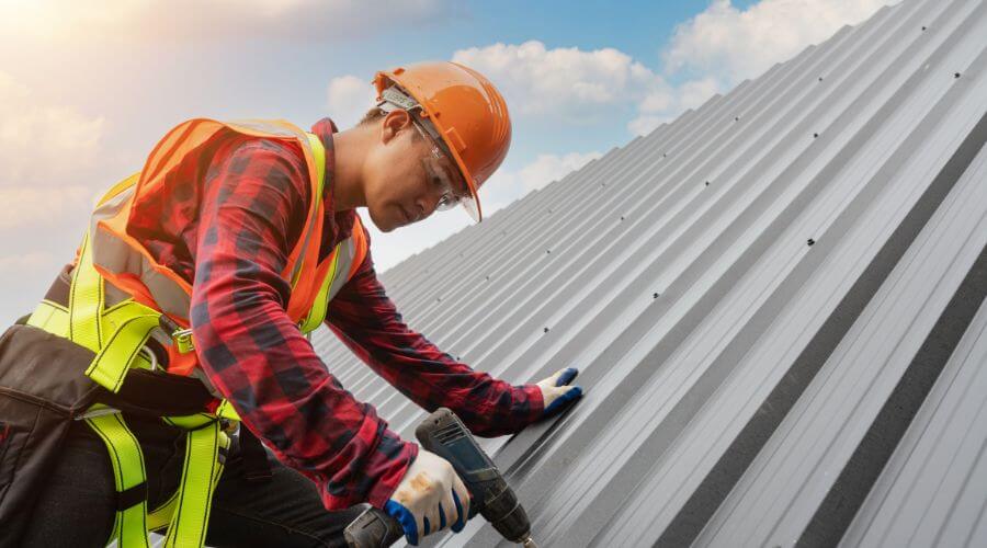Professional gutter cleaning in Macy, NE